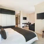 Western Escapade 4* Санлис
