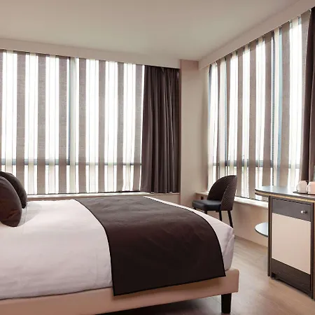 Western Escapade Hotel 4*