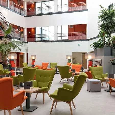 Western Escapade Hotel Senlis (Oise)