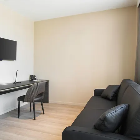 Western Escapade Hotel Senlis (Oise)