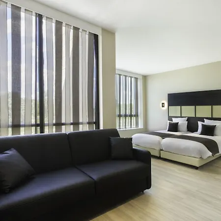 Western Escapade Hotel