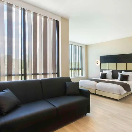 Hotel Western Escapade 4*