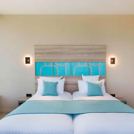 Western Escapade Hotel 4*