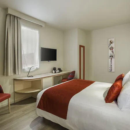 Western Escapade Hotel