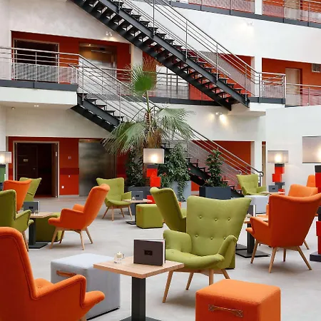 Western Escapade 4* Senlis (Oise)