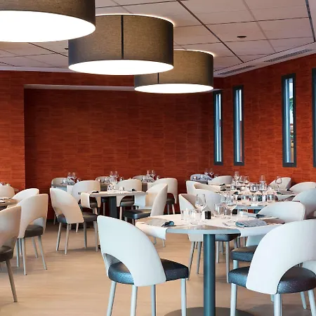 Western Escapade Hotel Senlis (Oise)