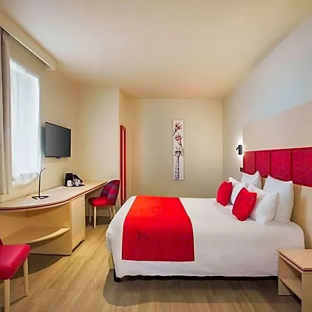 Western Escapade Hotel