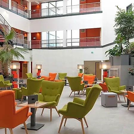 Western Escapade 4* Senlis (Oise)