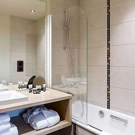 Western Escapade Hotel 4*