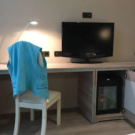 Western Escapade Hotel 4*