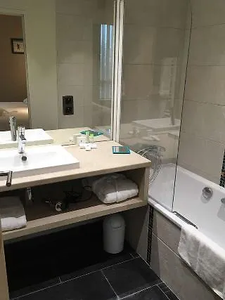 Western Escapade Hotel 4*