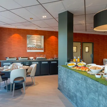 Hotel Western Escapade 4*