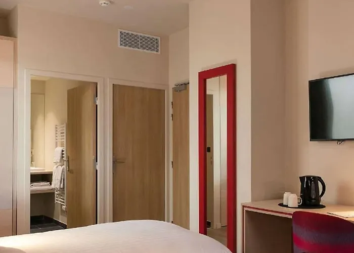 Hotel Western Escapade 4*