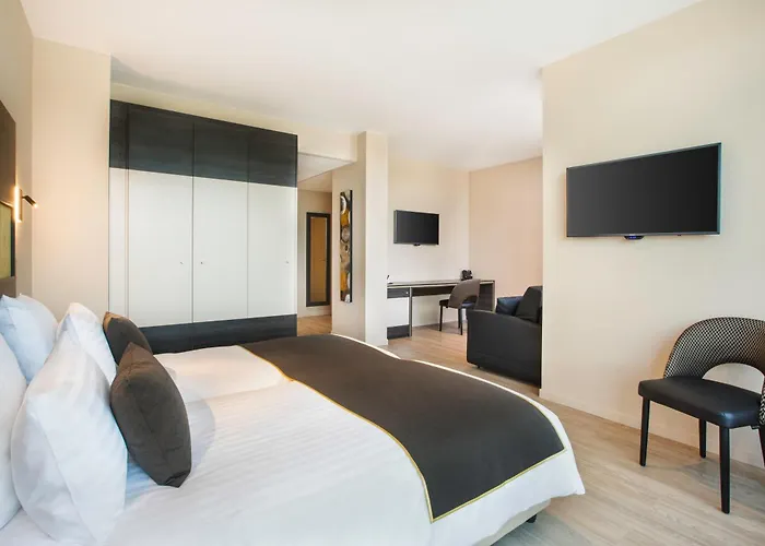 Western Escapade 4* Senlis (Oise)