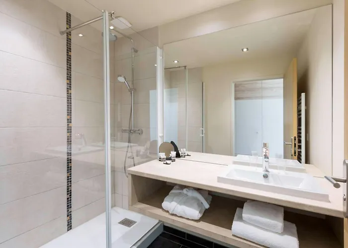 Hotel Western Escapade 4*