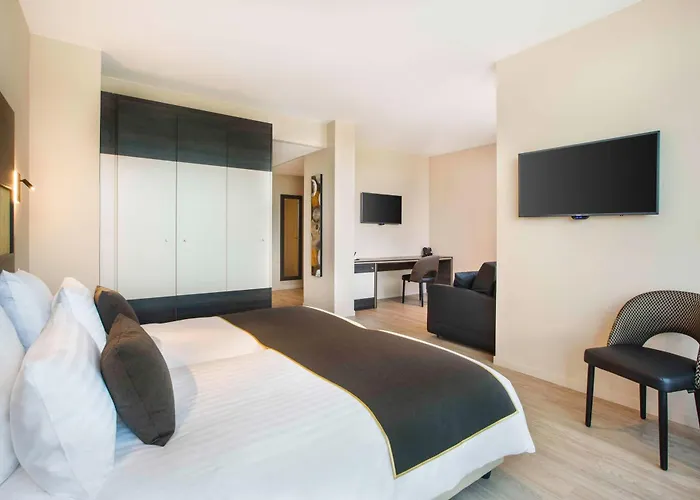 Western Escapade Hotel Senlis (Oise)