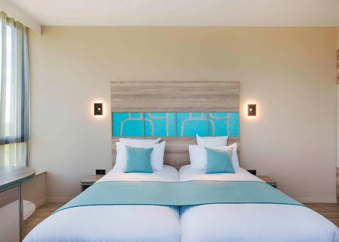 Western Escapade Hotel 4*