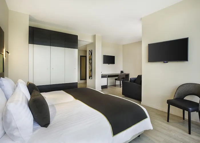 Western Escapade 4* Senlis (Oise)