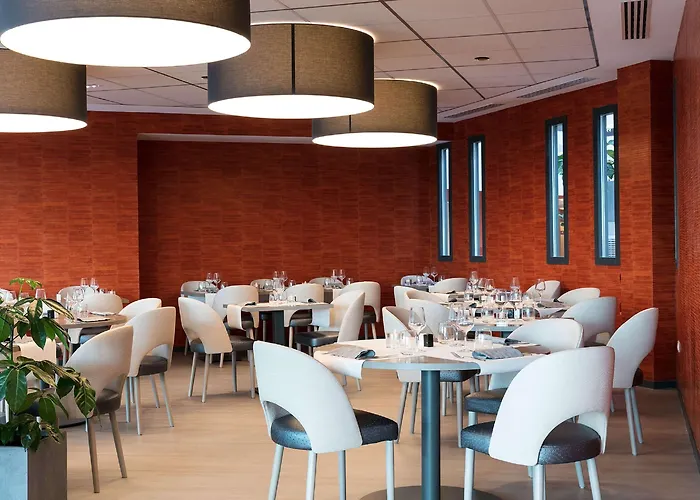 Western Escapade Hotel Senlis (Oise)