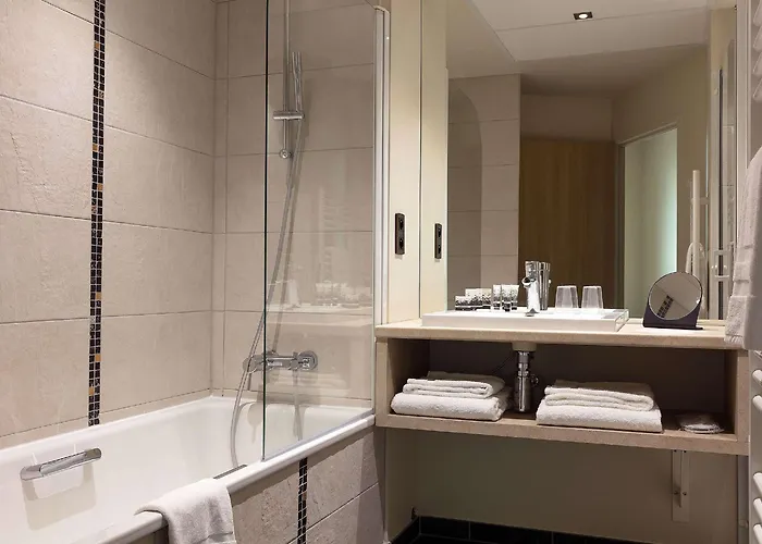 Western Escapade Hotel Senlis (Oise)