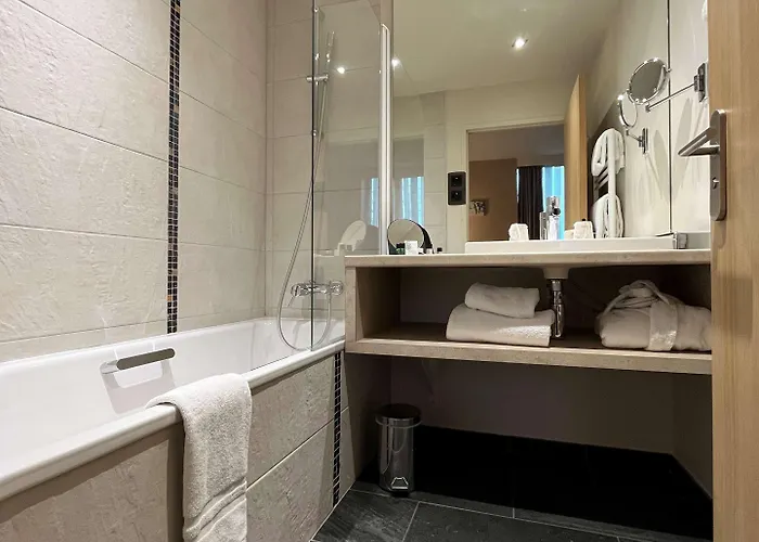 Western Escapade Hotel Senlis (Oise)