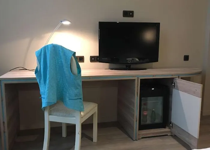 Western Escapade Hotel 4*